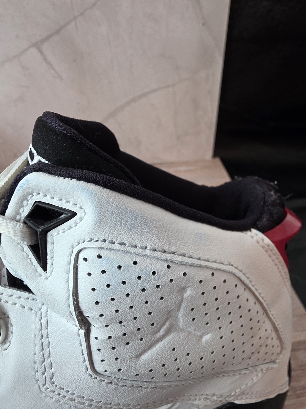 Air Jordan Big Kids Sz 6.5 Basketball Shoes - White & Red - Picture 6 of 14